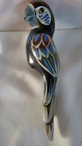 Hecho EN Mexico Ceramic Small Tropical Bird 95/8"inches x 3"inches wide - Picture 9 of 9