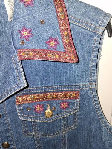 Alfred Dunner Embellished Denim Vest Blue Size 12 Button Front - Picture 2 of 4