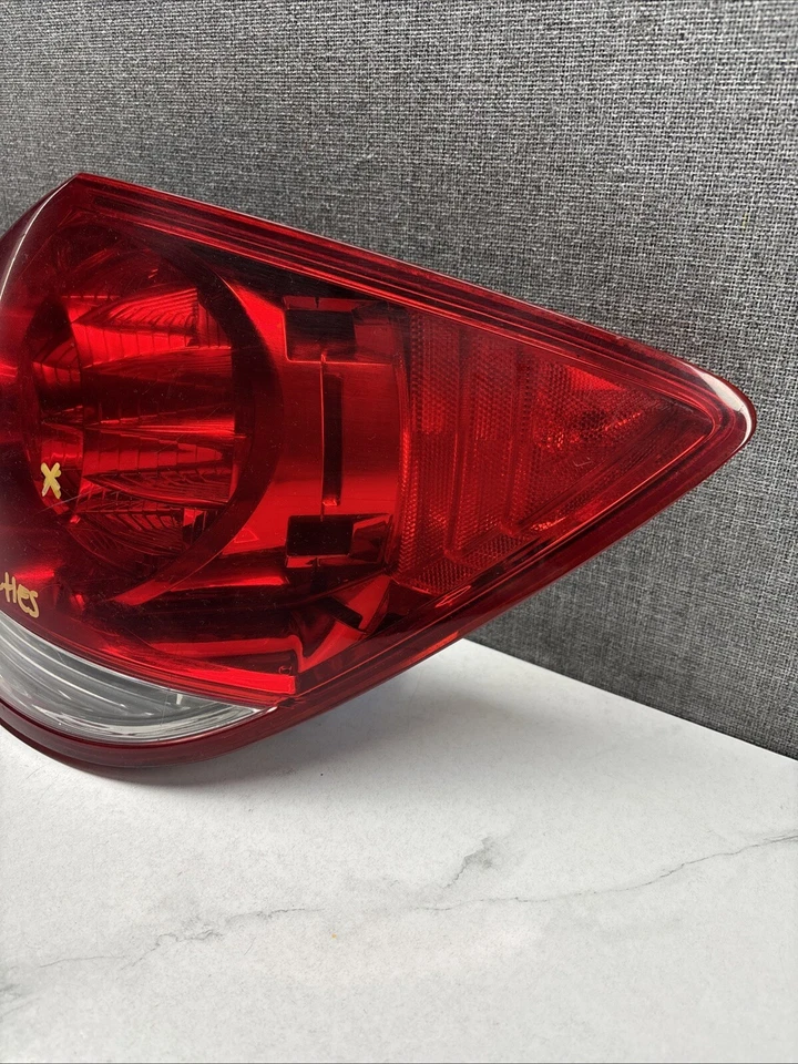 Luz trasera derecha pasajero Acura RL 2005-2008 OEM USADA Foto 2 de 4