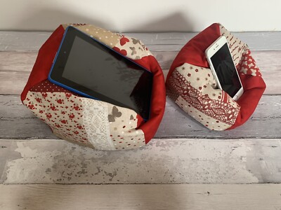 Set 2 rote Vintage iPad Kindle Tablet Halter & Handy Kissen Ständer
