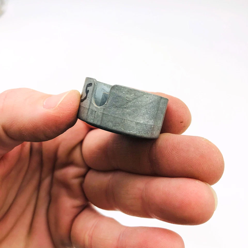 Пылезащитный колпачок Poulan 530092359 для триммера от оригинального производителя новый из старых запасов новый из старых запасов - Изображение 2 из 4