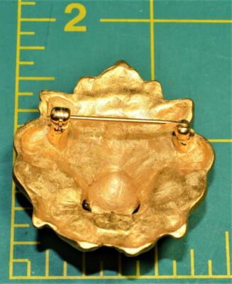 Vintage ANNE KLEIN Goldtone Polished LION HEAD Shape Pin  display picture 2