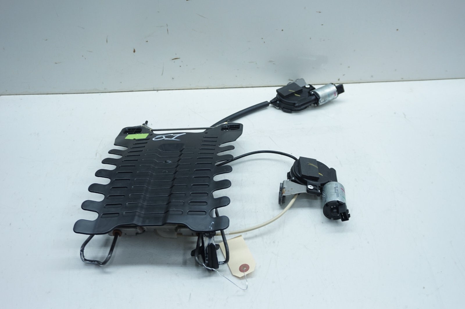 2014-2019 Maserati Ghibli OEM Right Front Passenger Seat Lumbar Support W/Motors