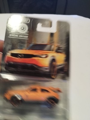 Matchbox 1:64 2022 Mazda MX-5 Orange Moving Parts Collectible Diecast Car