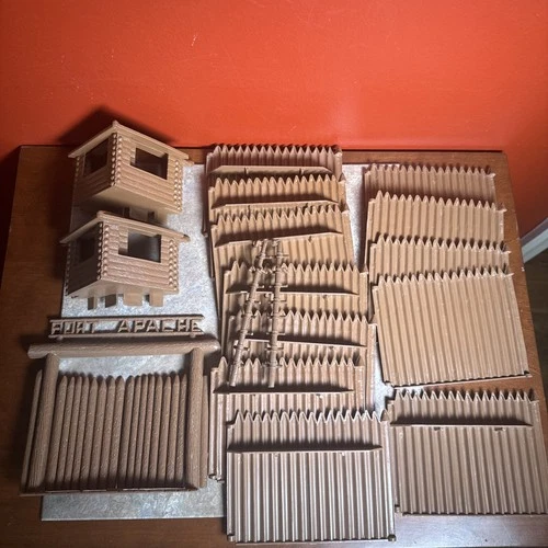 Marx Rin Tin Tin at Fort Apache #3657  Playset Stockade Walls