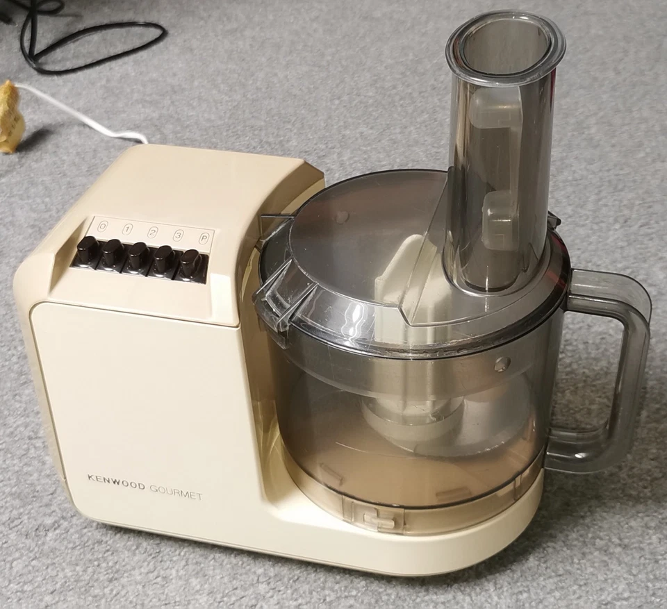 Kenwood Gourmet Food Processor - Model A532 Vintage With Blades And Mixer - Image 2 of 4