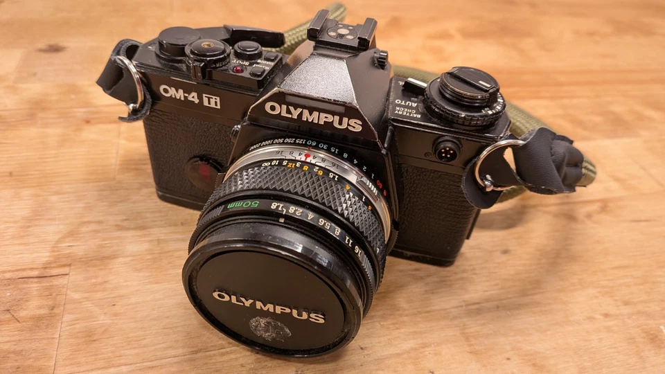 Пленочная камера Olympus OM-4 Ti Black 35 мм SLR из Японии и объектив Zuiko 50 мм f/1.8 - Изображение 2 из 4