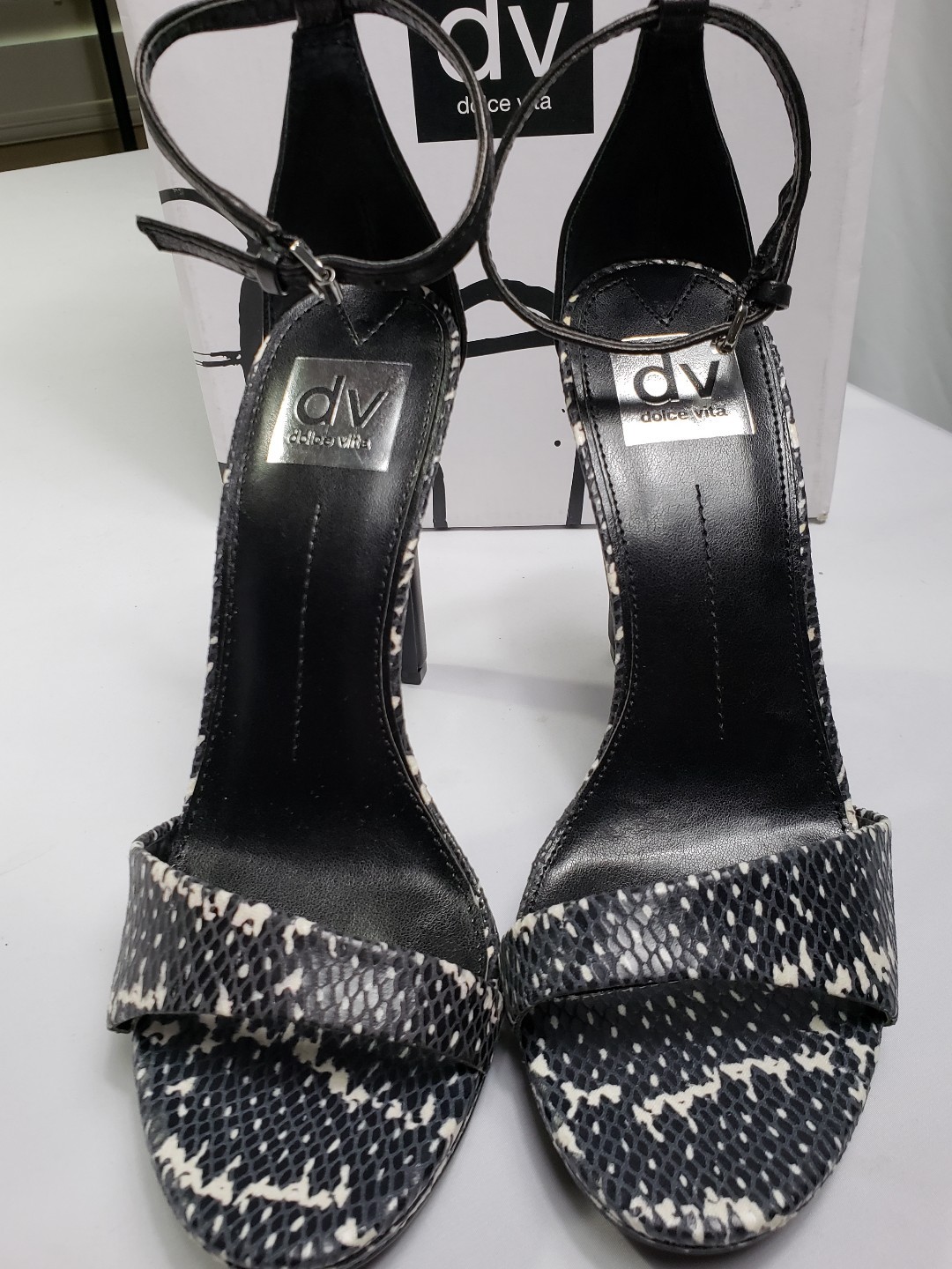 womens black and white dress sandals