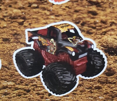  2024 Series 15 #679 MONSTER JAM MINI Series ~  Captains CURSE 
