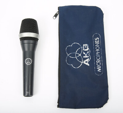 AKG D5 Hand-Superniere dynamisches Gesangsmikrofon mit integriertem Pop-Filter