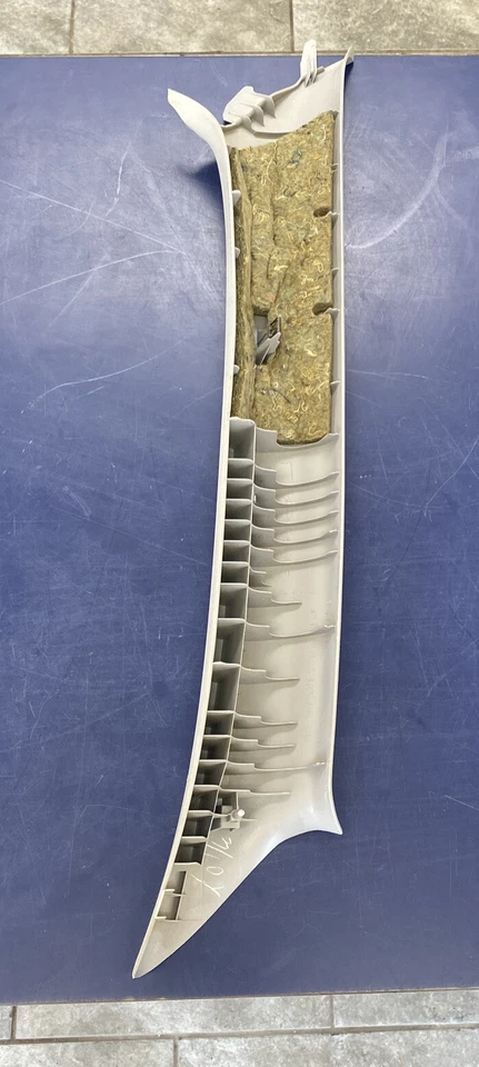 Guarnição de janela MITSUBISHI OUTLANDER DRIVER SIDE CINZA FABRICANTE DE EQUIPAMENTO ORIGINAL 03 2006 - Imagem 2 de 2