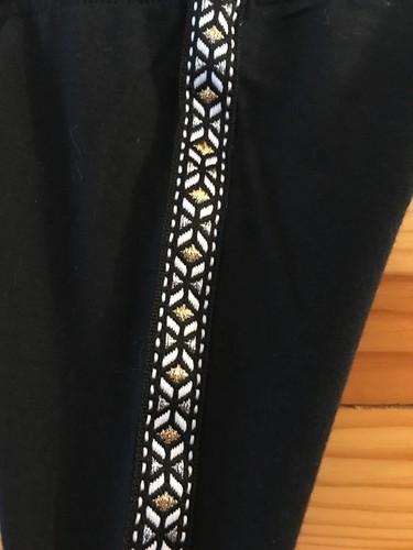 NWT Carter's Girls Black Pants w/Gold & Silver Ribbon Trim Down Sides 9 Months - 第 2/2 張圖片