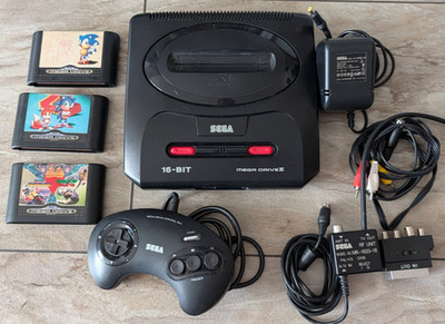 Sega Mega Drive II 2 - KONSOLE - Mega Games + Sonic 1 & 2