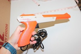 1985 Nintendo NES Zapper Orange Duck Hunt Gun Authentic NES-005 UnTested Vintage