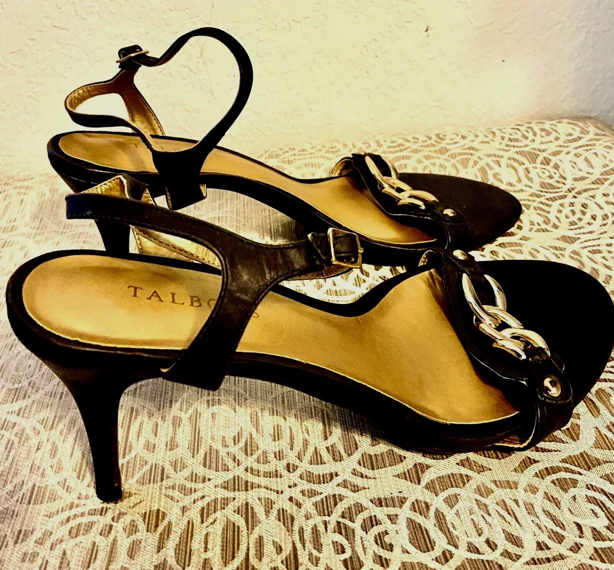 TALBOTS BROWN BRAZILIAN LEATHER ANKLE STRAP SANDALS GOLD CHAIN