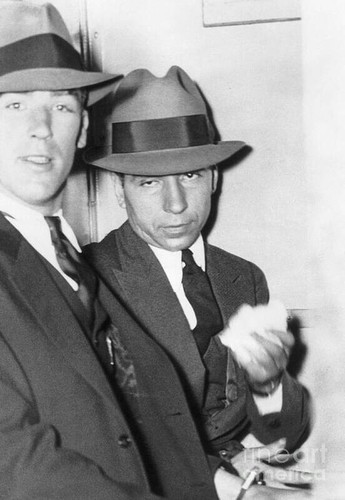 Lucky Luciano's Rare Pre-Owned Private Items - Picture 9 of 23