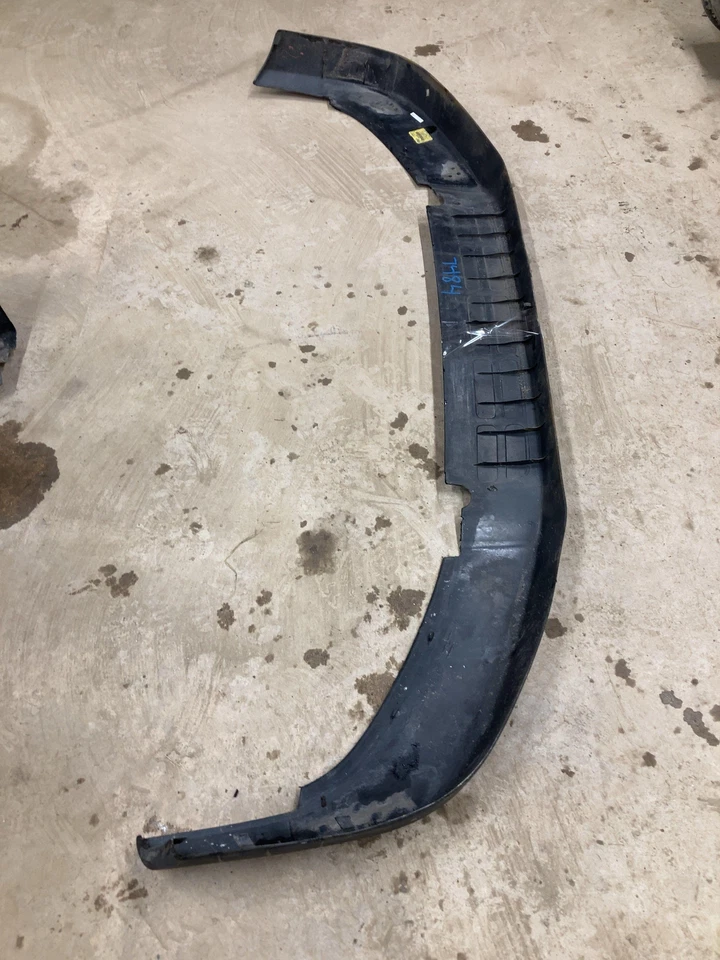 09 CHEVY EXPRESS 2500 Front Bumper Top Cover - Изображение 3 из 4