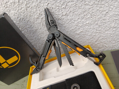 NEU Leatherman Multitool Signal black für Camping Outdoor Survival Bushcrafting