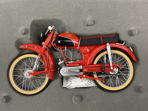 Schuco 1:10 Victoria Avanti motorcycle - 450666500
