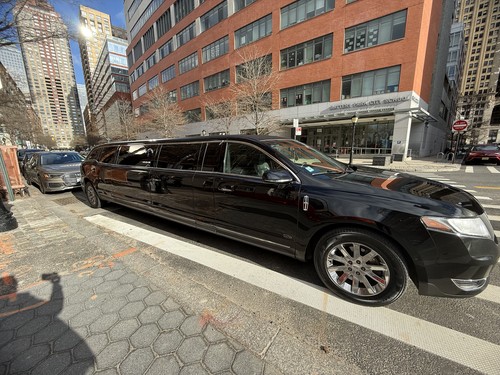 2014 Lincoln MKT - Picture 17 of 19