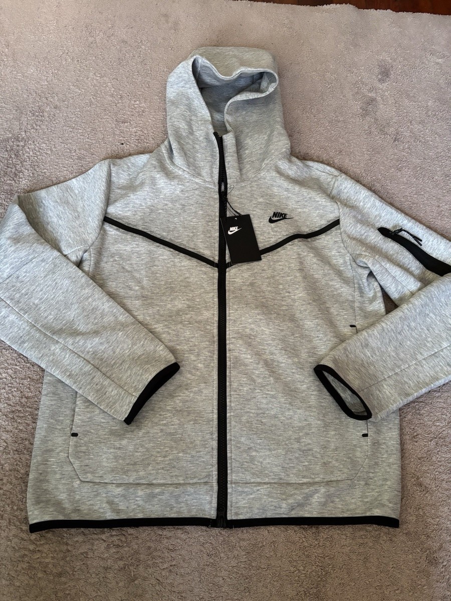grey tech fleece top