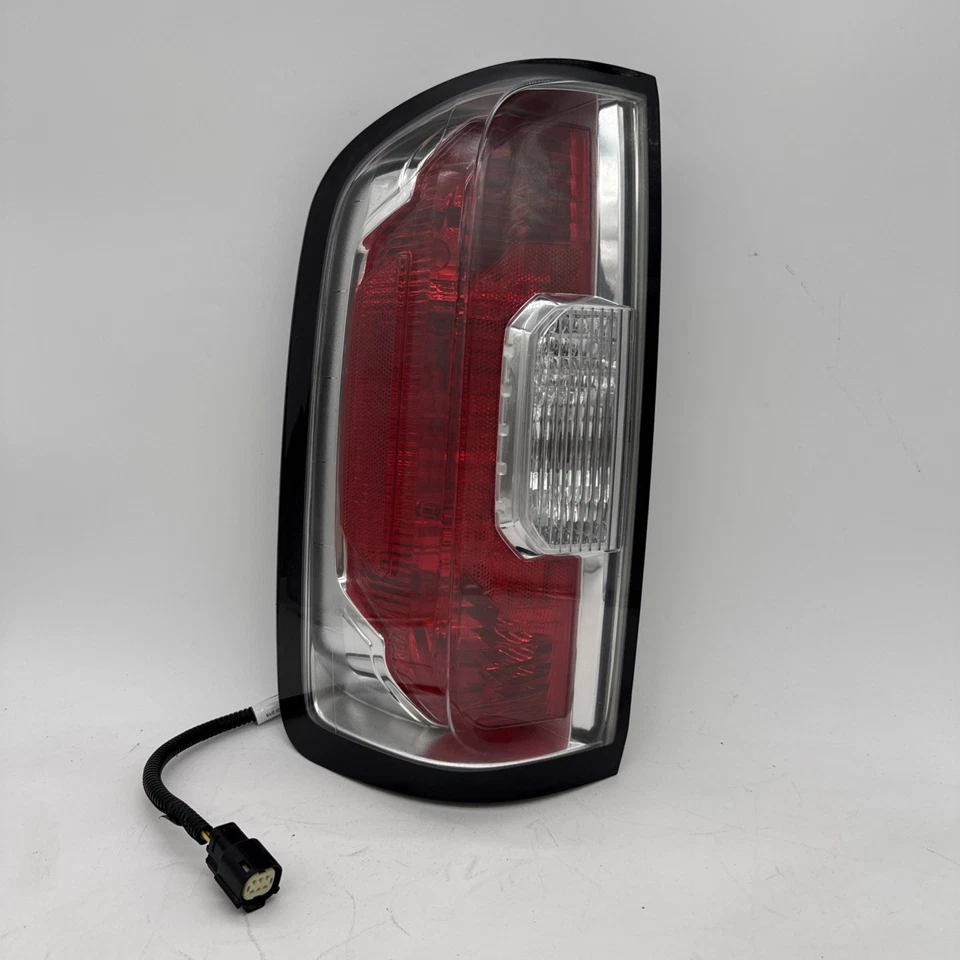 Conjunto de lanterna traseira 2020 GMC Canyon esquerda e direita driver passe lateral fabricante de equipamento original com lâmpadas - Imagem 2 de 4