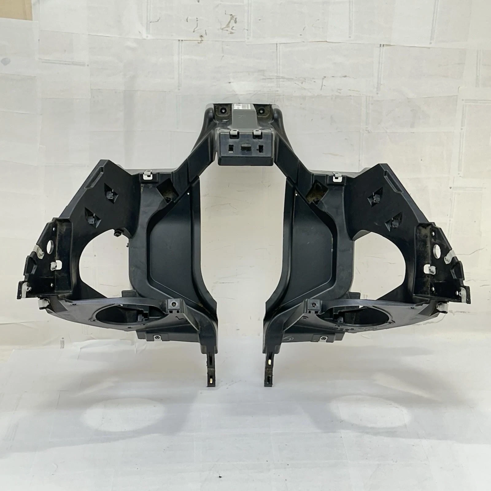 2016 CAN-AM SPYDER RT FRONT COWL DASH FAIRING CONSOLE SUPPORT BRACKET STOCK