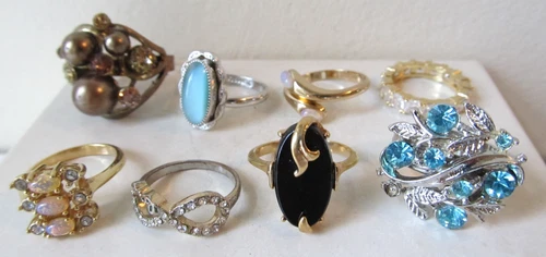 LOT 8 Vintage COSTUME JEWELRY COCKTAIL  RINGS Sarah Coventry AVON
