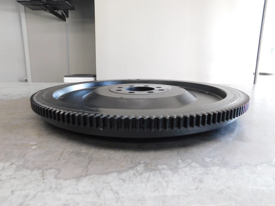 R107 W111 W109 W108 W116 450SL 350SL  450SEL 450SE 280SEL 4.5 MANUAL FLYWHEEL - Image 4 of 4