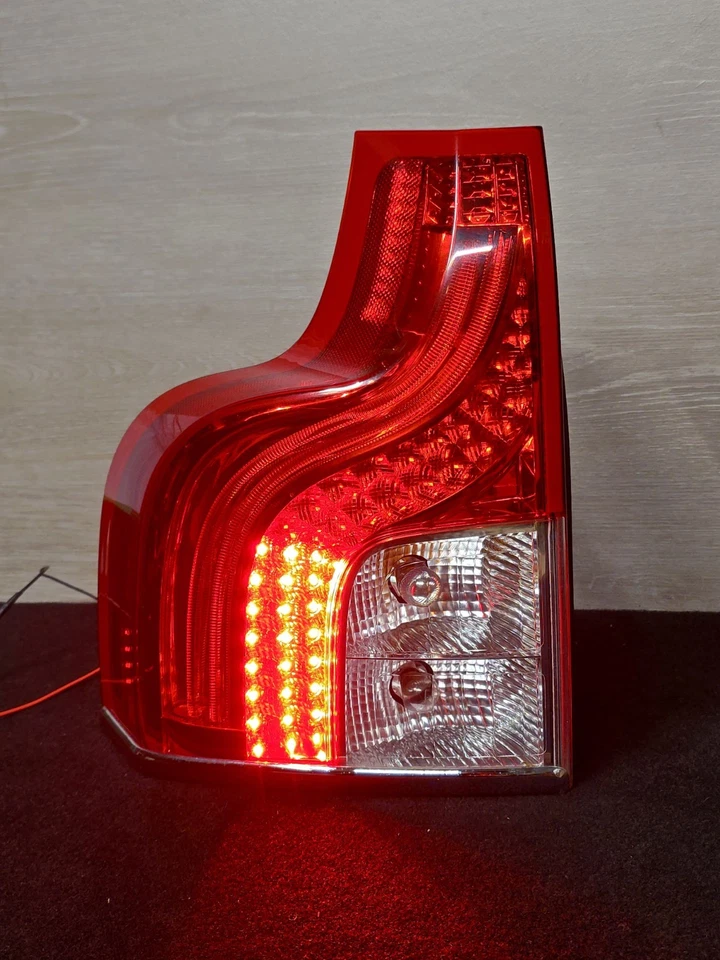 🐸 BONITO 2013 2014 Volvo XC90 CONDUCTOR IZQUIERDO Luz de freno LED PROBADO OEM Foto 2 de 4