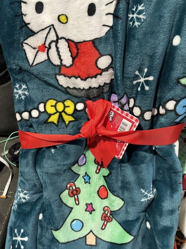 Hello Kitty Christmas Tree Plush Throw Green 60x70 Viral Blanket Brand New - Picture 2 of 3