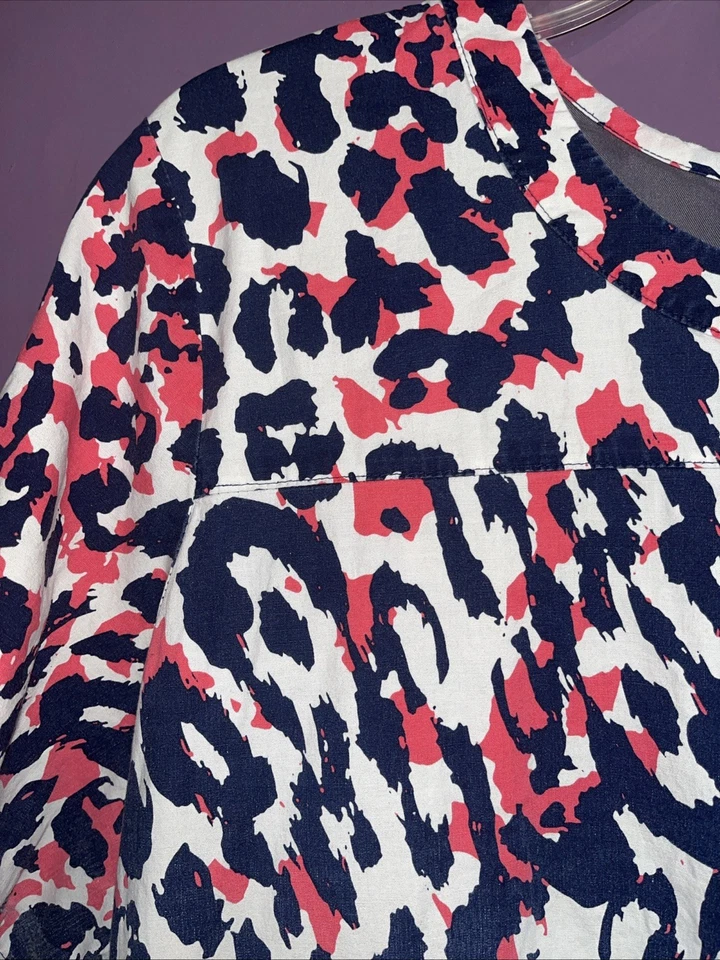 NRG Scrub Top Leopard Cheetah Pink & Blue Shirt 3 Pockets Womens Scrubs Size 2XL - Image 2 of 4