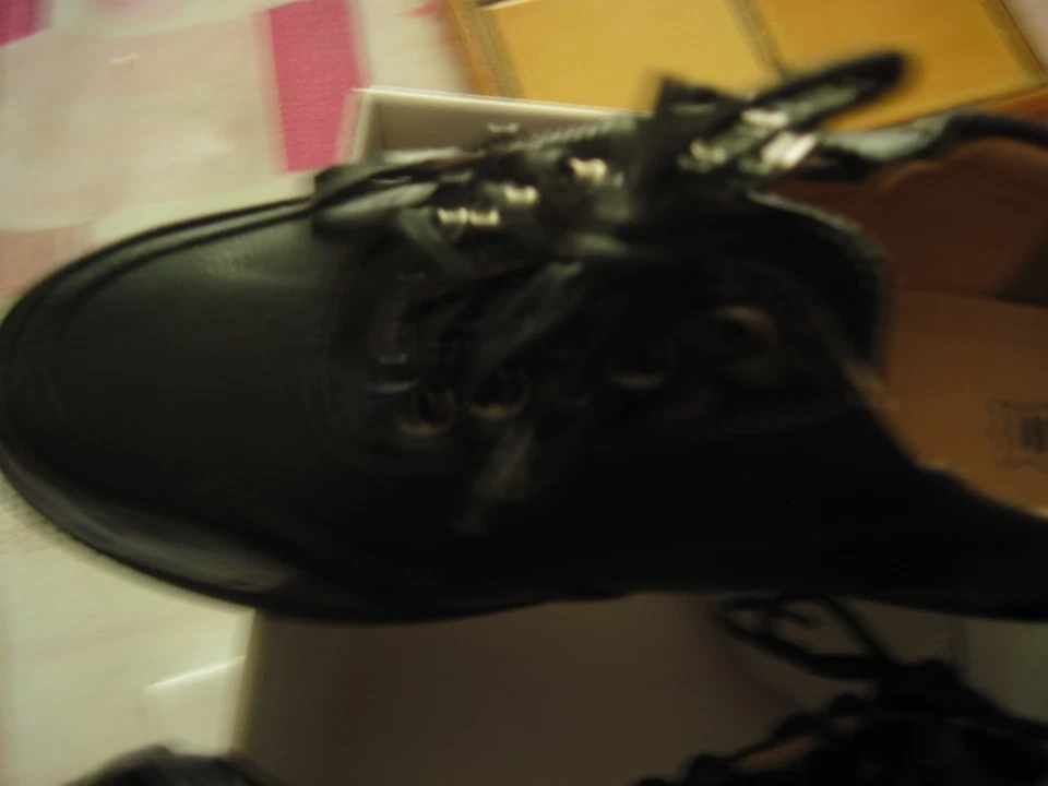 MAGNIFIQUES CHAUSSURES EN CUIR NOIR POINTURE 38 FEMME - Photo 4/4