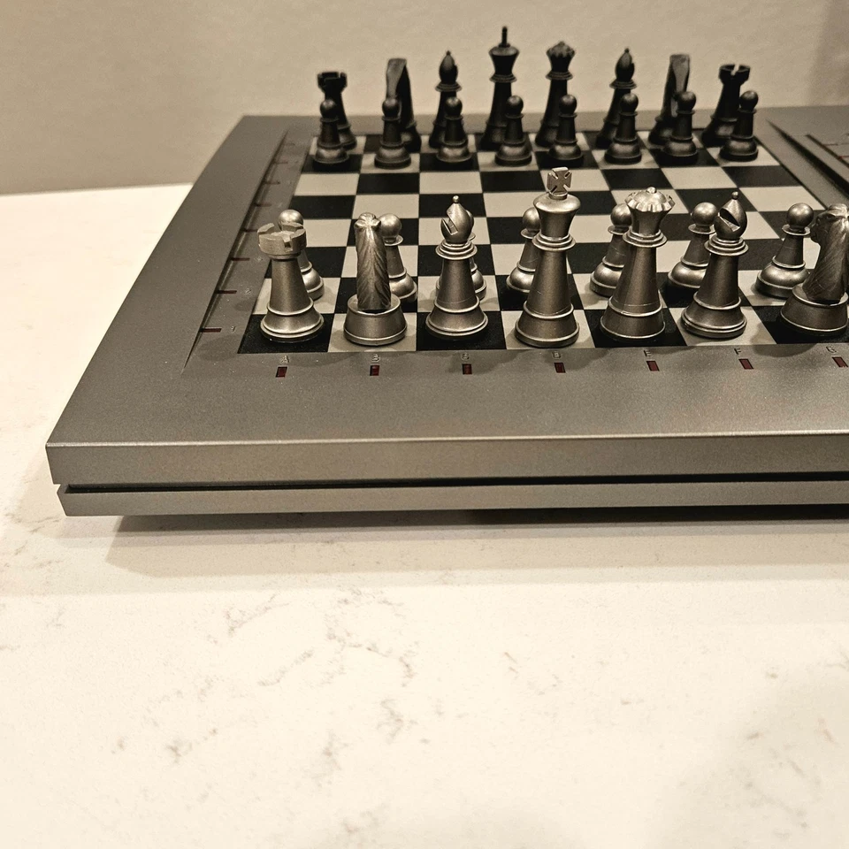 Computadora de ajedrez Saitek Kasparov Prisma - Raro juego en caja - Completa y funcionando Foto 3 de 4