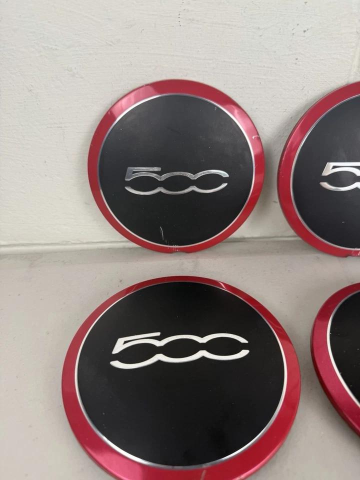 Juego de 4 tapas centrales de rueda rojas Fiat 500 68078419AB 68078421AB 2012-17 5 1/4 Foto 2 de 4