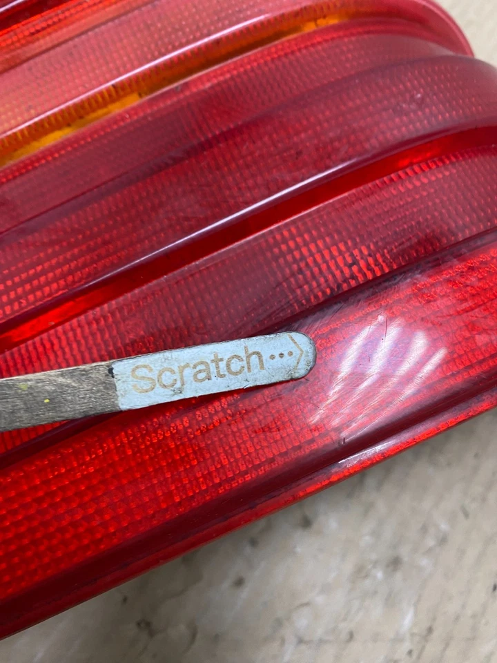 Luz trasera pasajero derecho Mercedes-Benz E W210 E320 1996-1999 OEM U2710 DW Foto 4 de 4