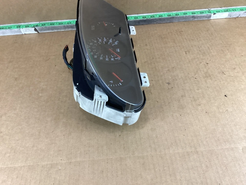 Cuadro de instrumentos velocímetro Kia Sephia 1998-2001 99 k millas 257-61019 Foto 4 de 4