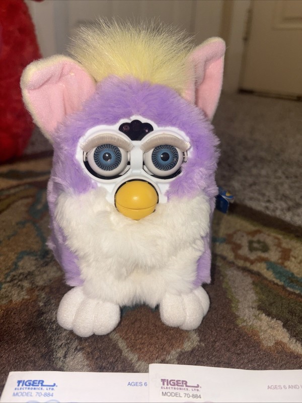 VINTAGE PURPLE AND WHITE  FURBY TIGER ELECTRONICS 1998 MODEL 70-884 Not Working