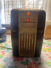 Westinghouse (1945) AM 6-Tube 'Refrigerator' Bakelite Radio 'Little Jewel H-127