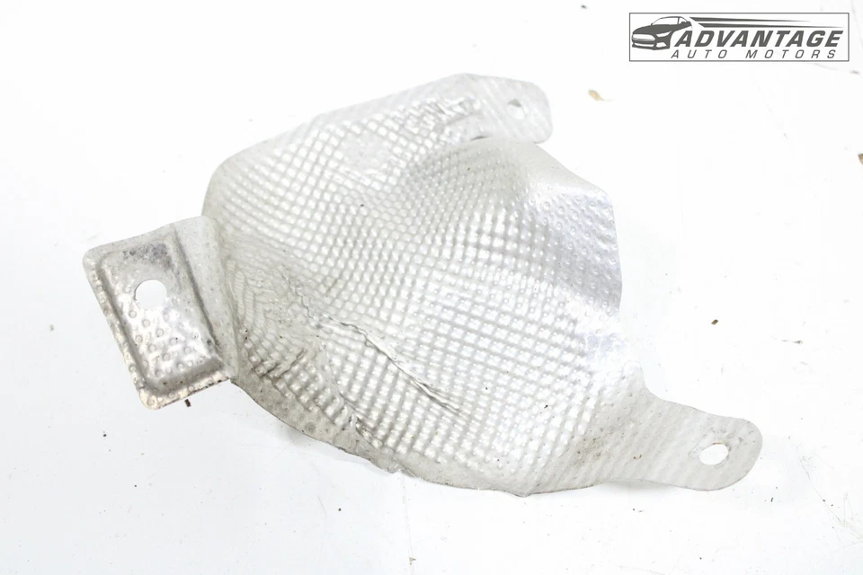 BMW 320I XDRIVE F30 2016-2018 tubo de llenado de combustible trasero derecho cubierta protector térmico OEM Foto 4 de 4