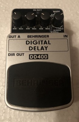  BEHRINGER DD 400 Digital Delay Pedal 1300ms + Hold Funktion sehr guter Zustand