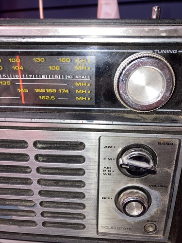 Vintage Grand Prix Radio - Picture 3 of 9