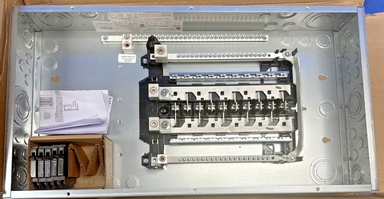 GE 200 Amp 20Space 40Circuit Main Breaker Indoor Load Center