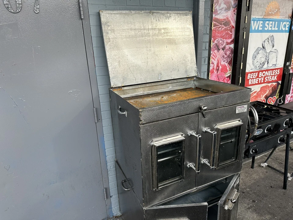 Outdoor Pizza Oven Gas Burning Cooker Stainless Portable BBQ Oven - Image 3 of 4