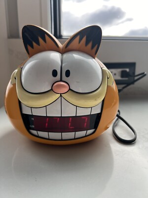 Garfield Sunbeam Cartoon Alarm Desk Clock 887-99 Room Decor Vintage - broken
