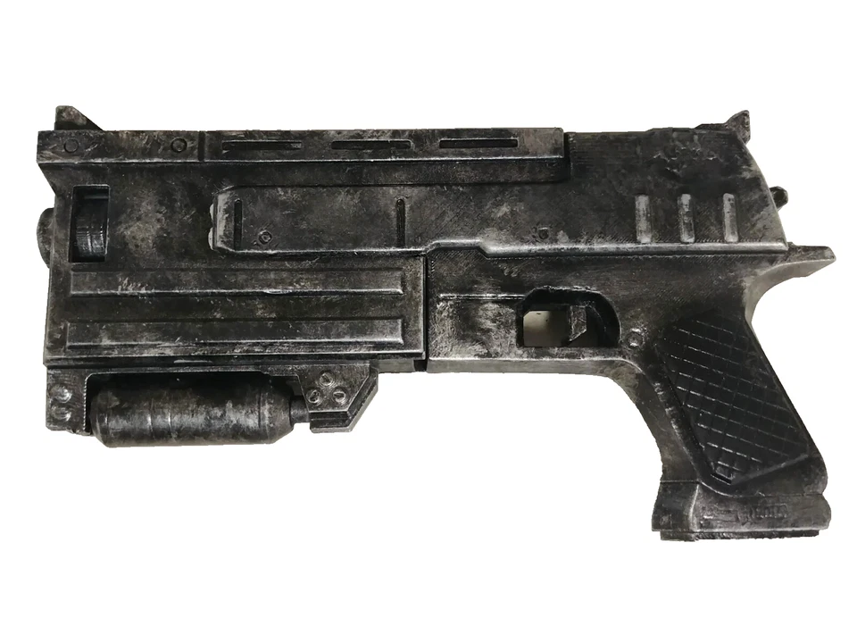 Fallout 3 10mm Pistol 1:1 Scale Model Kit Prop Cosplay - Image 2 of 2