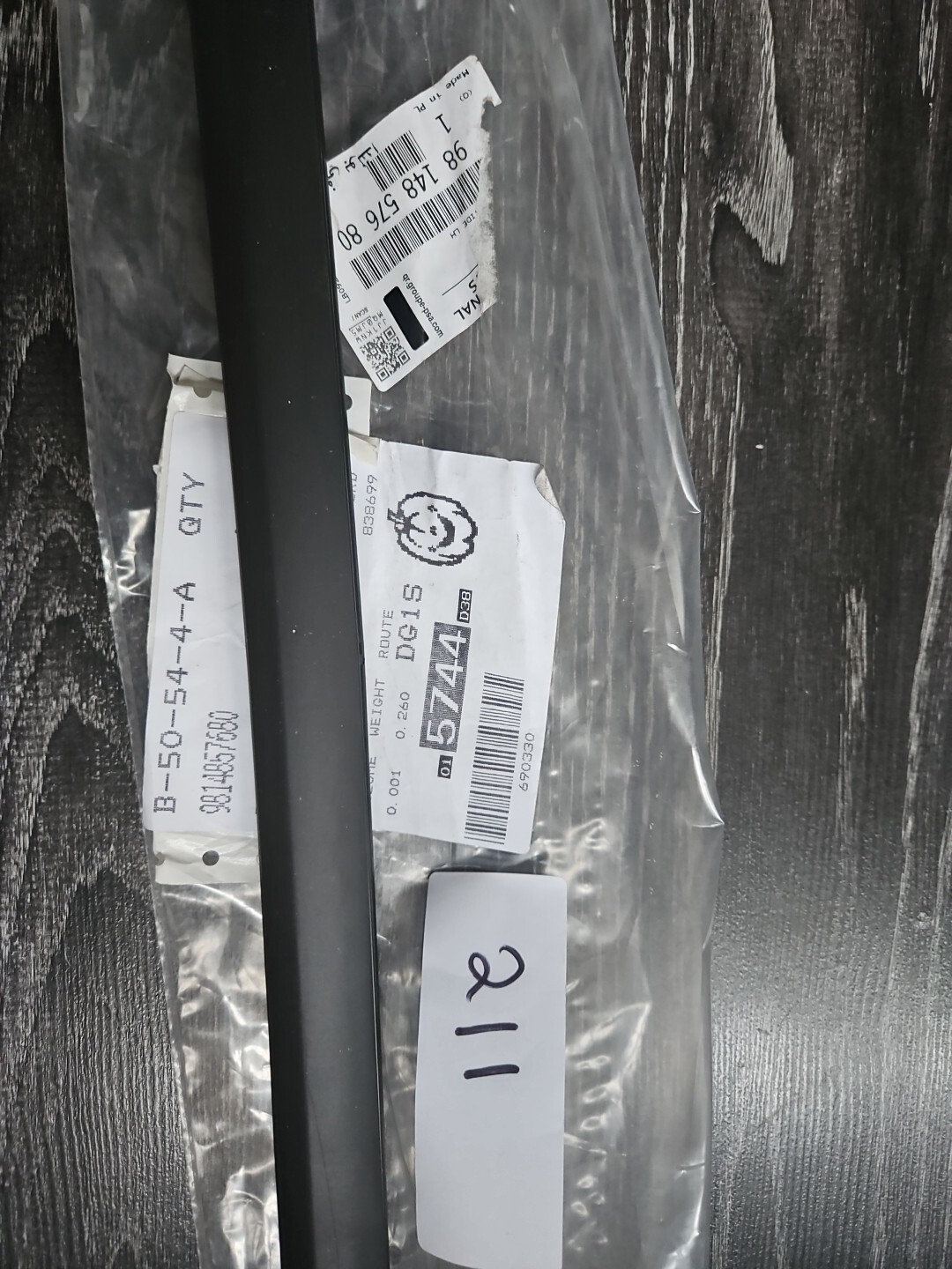 Opel Grandland X 2017 Left Front Front Rubber Seal (glass  