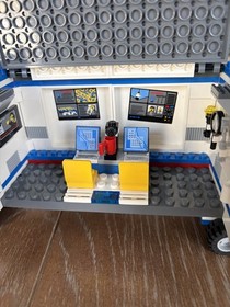 LEGO City: Mobile Police Unit (7288) W/ Manual - Missing Stickers