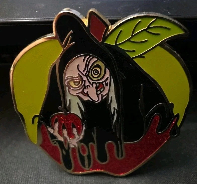 Disney Pin HKDL - Snow White and the Seven Dwarfs Mystery set (Old Hag only)