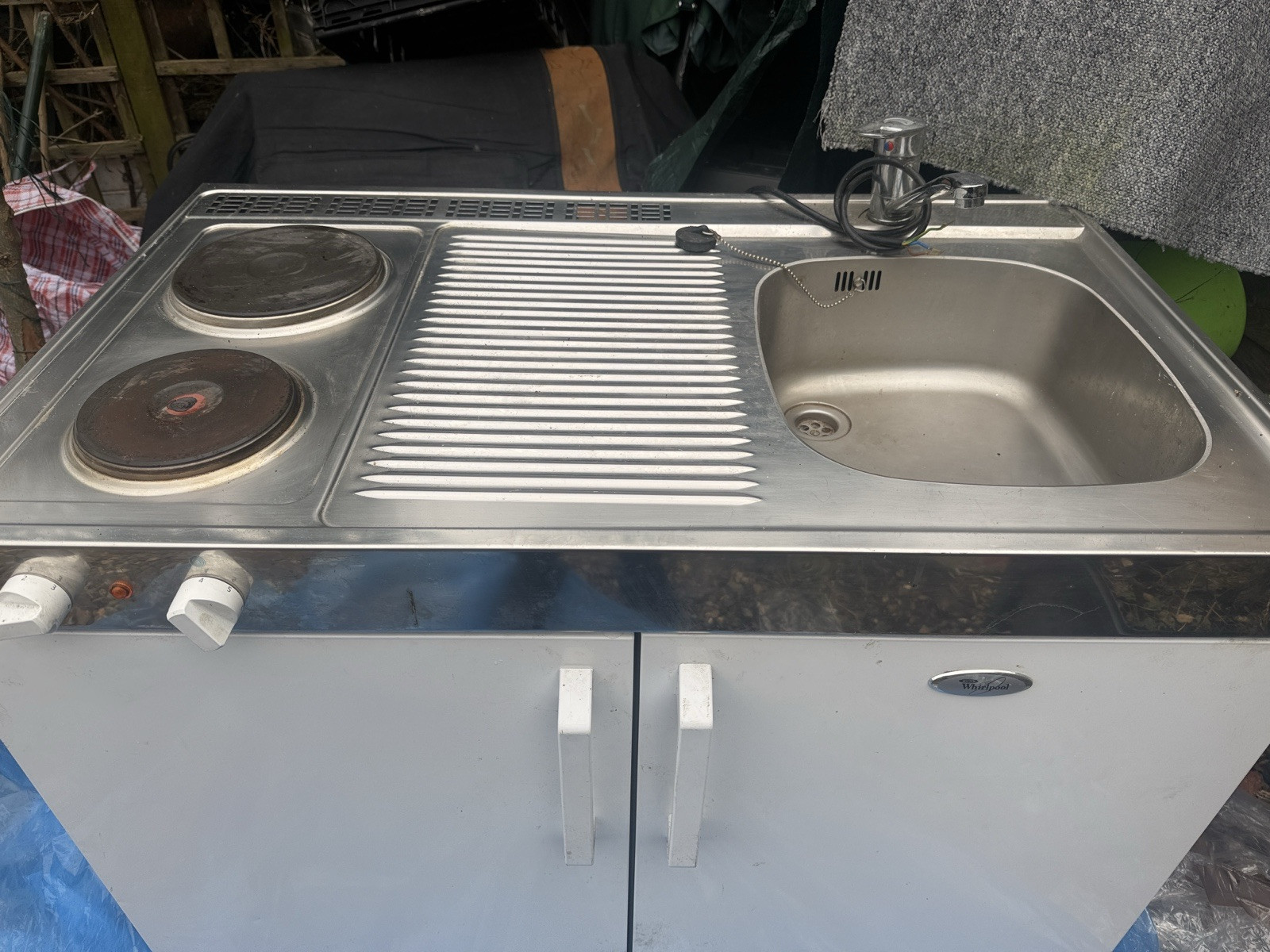 Stove with Fridge and connected sink